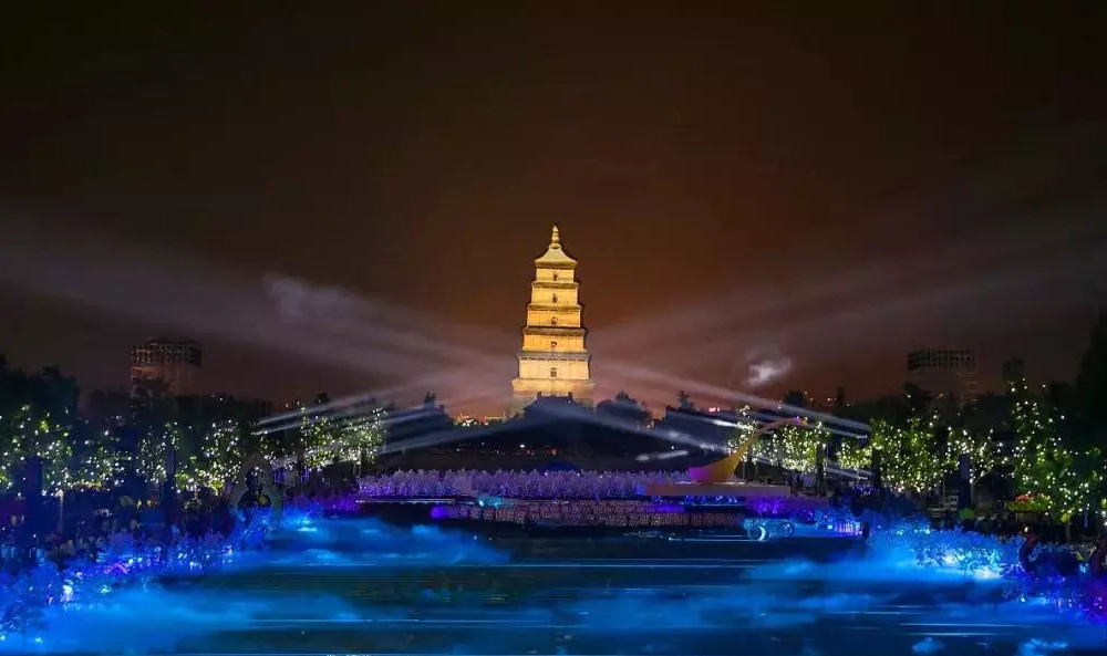 新年將至，科尊舞臺燈光帶您領略各地新春燈光盛宴